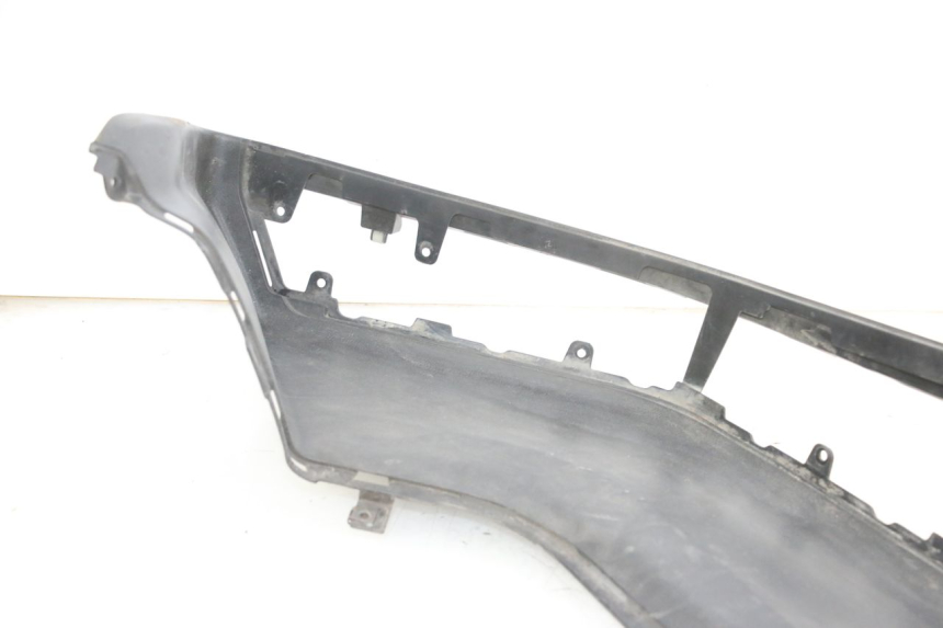 photo de TRITTBRETT VERKLEIDUNG MITTE RECHTS SUZUKI BURGMAN 650 (2013 - 2020)