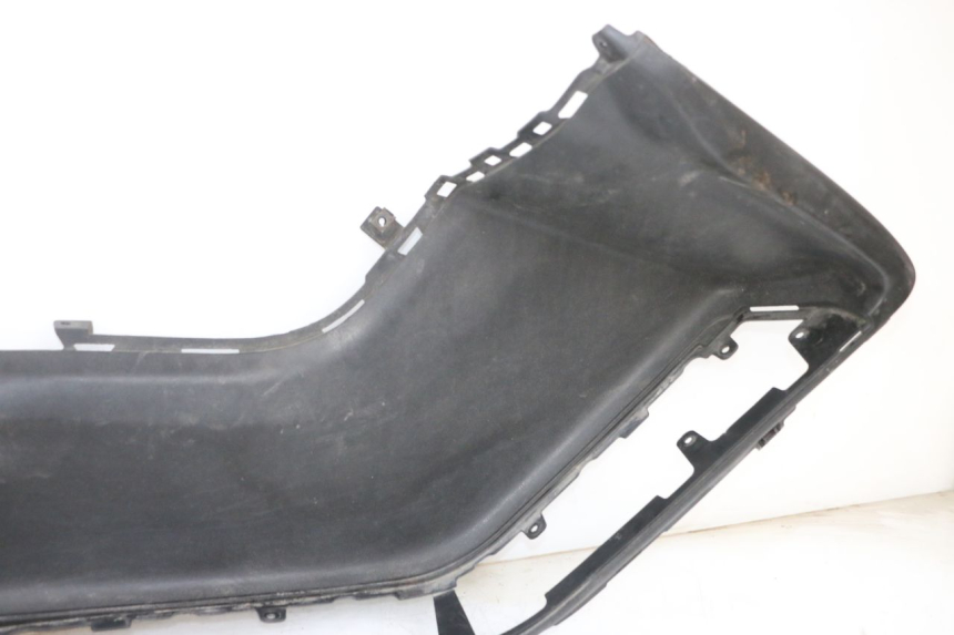 photo de TRITTBRETT VERKLEIDUNG MITTE RECHTS SUZUKI BURGMAN 650 (2013 - 2020)