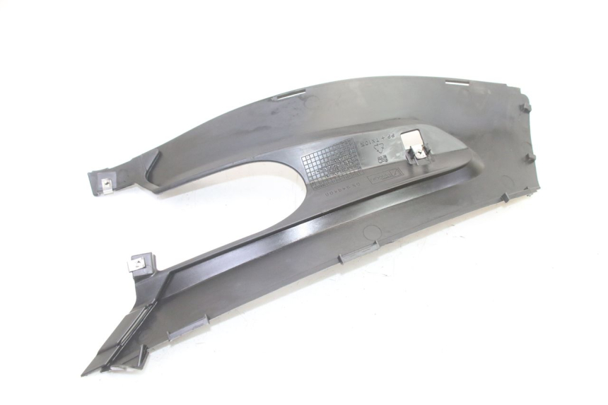 photo de TRITTBRETT VERKLEIDUNG MITTE RECHTS GILERA RUNNER SP 50 (2006 - 2008)