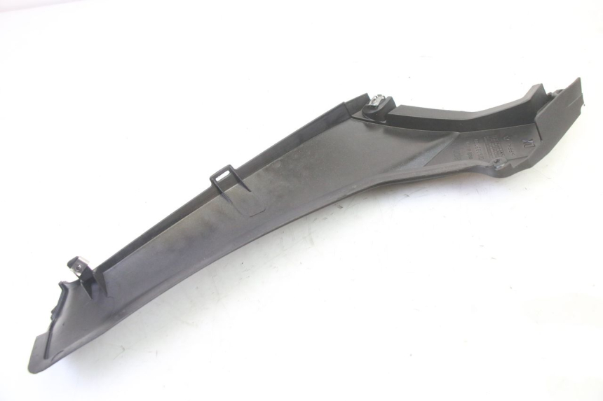 photo de TRITTBRETT VERKLEIDUNG MITTE RECHTS APRILIA SR R 2T LC 50 (2018 - 2021)