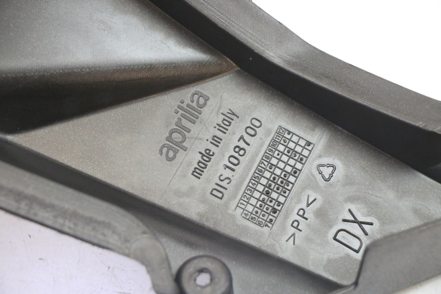 photo de TRITTBRETT VERKLEIDUNG MITTE RECHTS APRILIA SR R 2T LC 50 (2018 - 2021)