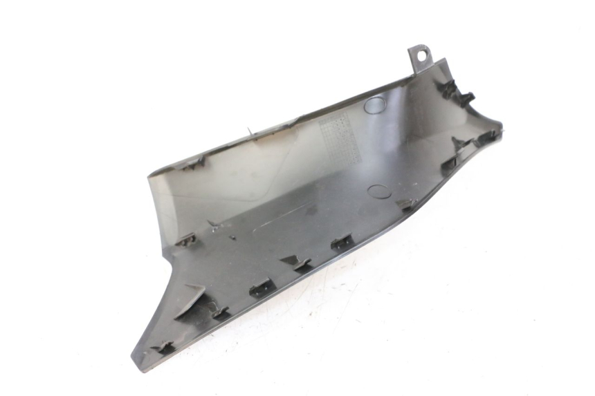 photo de TRITTBRETT VERKLEIDUNG MITTE RECHTS YAMAHA XMAX X-MAX 125 (2021 - 2025)