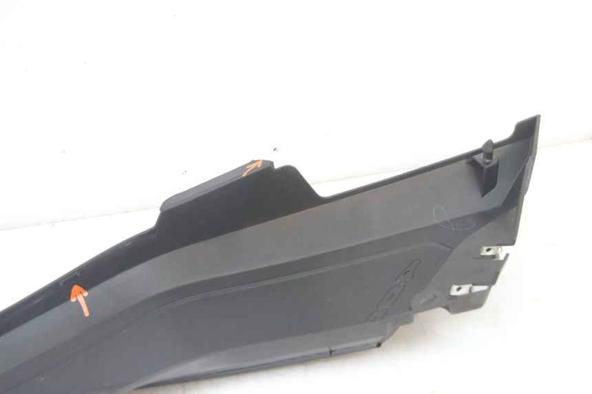 photo de TRITTBRETT VERKLEIDUNG MITTE RECHTS YAMAHA YP X-MAX XMAX 400 (2014 - 2017)