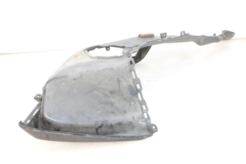 photo de TRITTBRETT VERKLEIDUNG MITTE LINKS SUZUKI BURGMAN 650 (2013 - 2020)