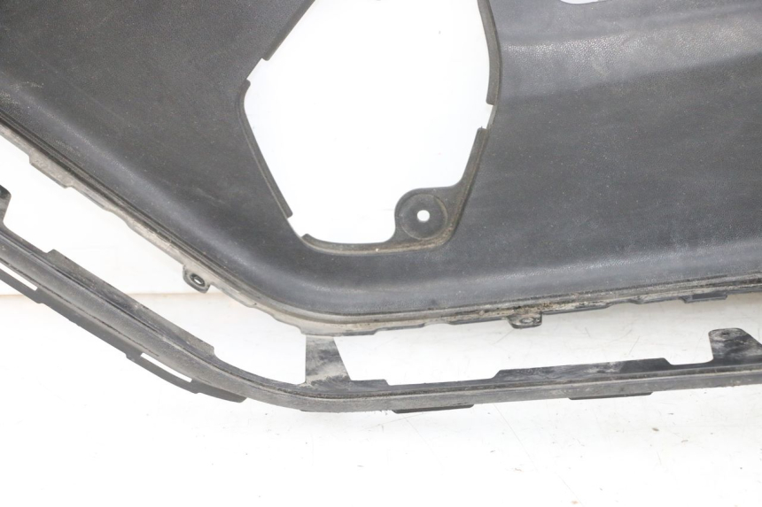 photo de TRITTBRETT VERKLEIDUNG MITTE LINKS SUZUKI BURGMAN 650 (2013 - 2020)