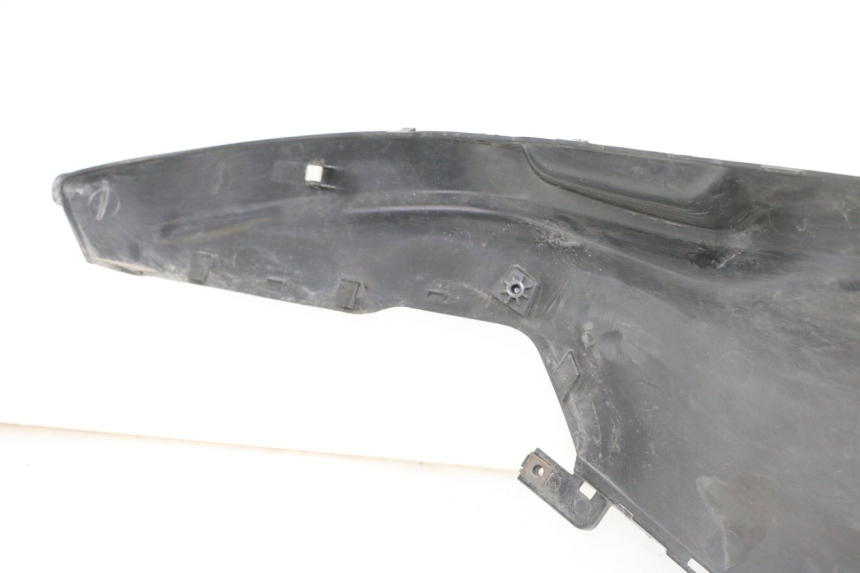 photo de TRITTBRETT VERKLEIDUNG MITTE LINKS SUZUKI BURGMAN 650 (2013 - 2020)