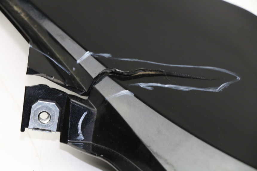 photo de TRITTBRETT VERKLEIDUNG MITTE LINKS BMW C GT 650 (2012 - 2015)