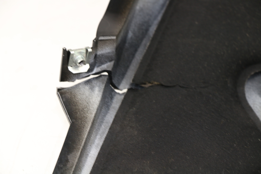 photo de TRITTBRETT VERKLEIDUNG MITTE LINKS BMW C GT 650 (2012 - 2015)