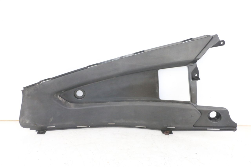 photo de TRITTBRETT VERKLEIDUNG MITTE LINKS GILERA NEXUS 300 (2008 - 2013)