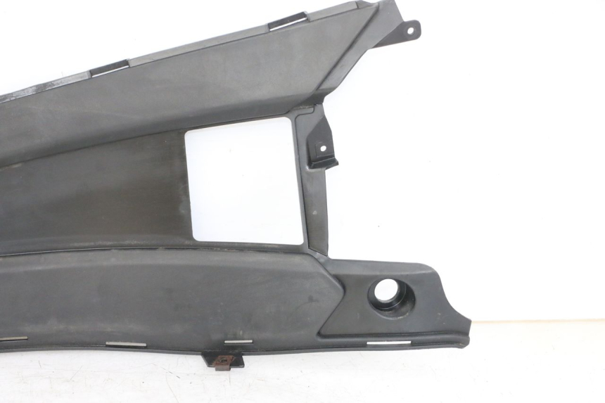 photo de TRITTBRETT VERKLEIDUNG MITTE LINKS GILERA NEXUS 300 (2008 - 2013)
