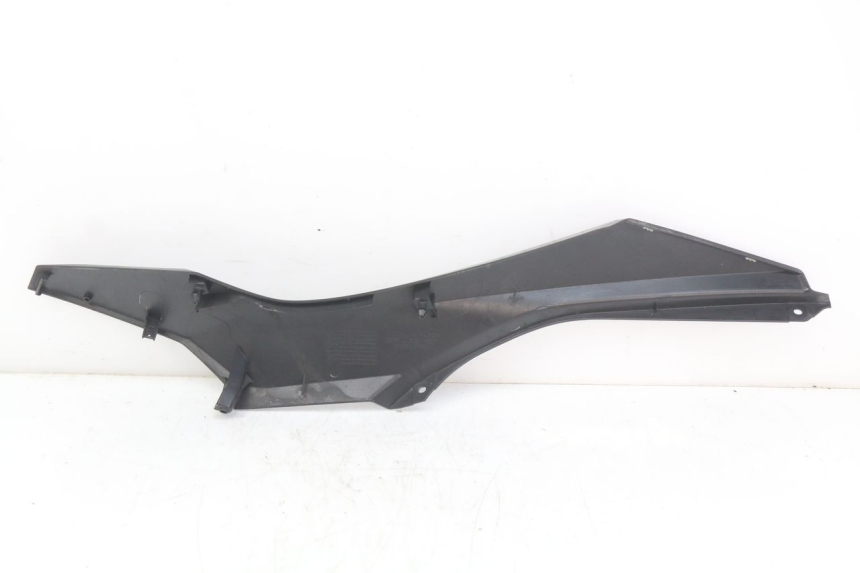 photo de TRITTBRETT VERKLEIDUNG MITTE LINKS HONDA FORZA 125 (2015 - 2016)