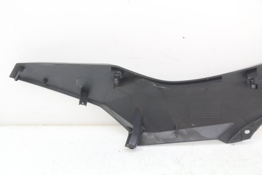 photo de TRITTBRETT VERKLEIDUNG MITTE LINKS HONDA FORZA 125 (2015 - 2016)