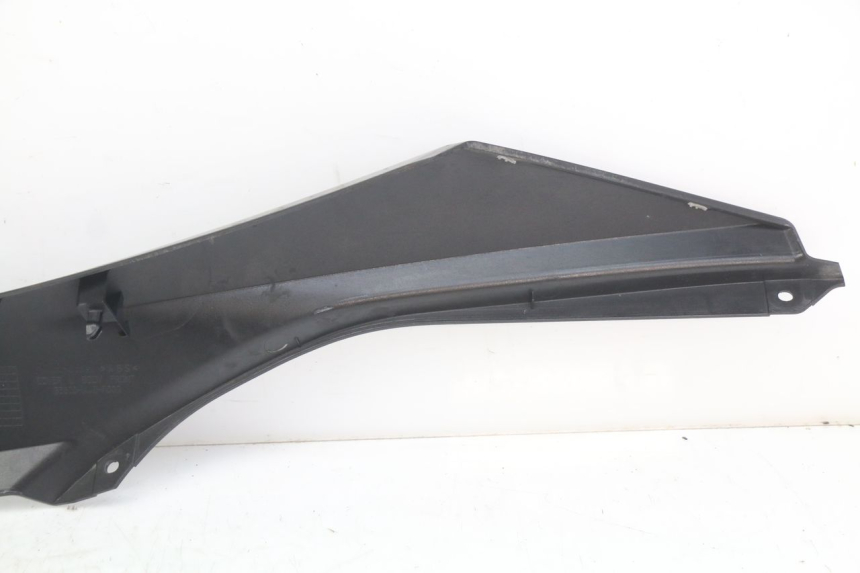 photo de TRITTBRETT VERKLEIDUNG MITTE LINKS HONDA FORZA 125 (2015 - 2016)