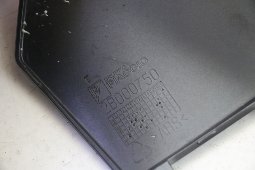 photo de TRITTBRETT VERKLEIDUNG MITTE LINKS PIAGGIO MP3 HPE 350 (2018 - 2020) - Technische Nahaufnahme