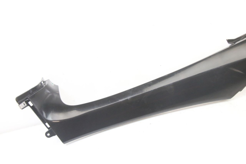 photo de TRITTBRETT VERKLEIDUNG MITTE LINKS PIAGGIO MP3 500 (2014 - 2016)