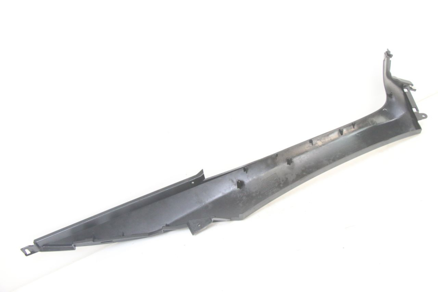 photo de TRITTBRETT VERKLEIDUNG MITTE LINKS PIAGGIO MP3 500 (2014 - 2016)