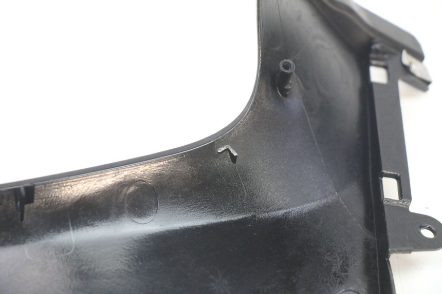 photo de TRITTBRETT VERKLEIDUNG MITTE LINKS PIAGGIO MP3 500 (2014 - 2016)