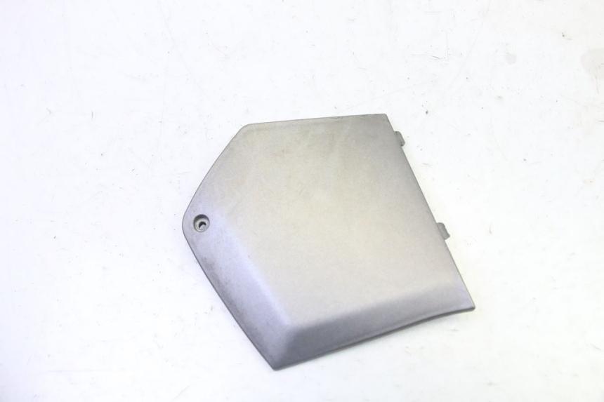 photo de TRITTBRETT VERKLEIDUNG MITTE LINKS PIAGGIO MP3 125 (2006 - 2014)