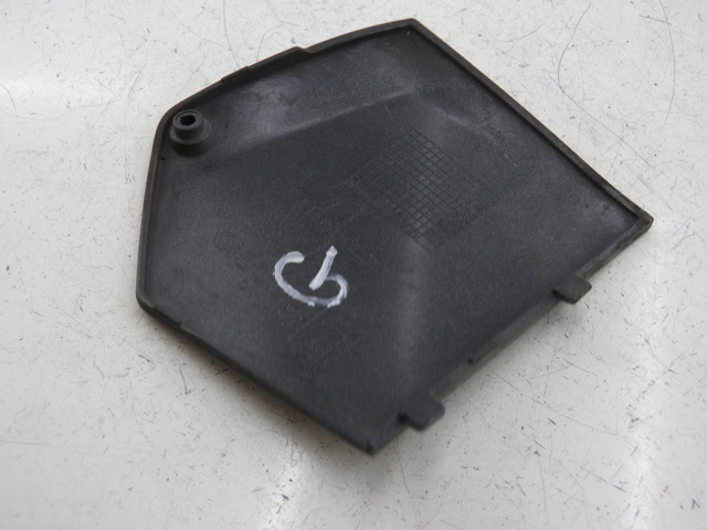 photo de TRITTBRETT VERKLEIDUNG MITTE LINKS PIAGGIO MP3 RL 125 (2006 - 2014)
