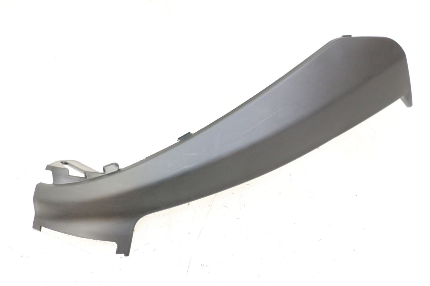 photo de TRITTBRETT VERKLEIDUNG MITTE LINKS PIAGGIO NRG POWER PUREJET 50 (2018 - 2021)