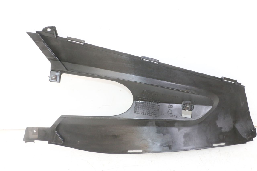 photo de TRITTBRETT VERKLEIDUNG MITTE LINKS GILERA RUNNER SL 50 (2006 - 2009)