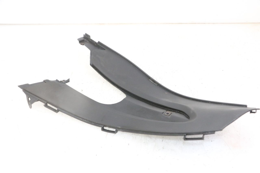 photo de TRITTBRETT VERKLEIDUNG MITTE LINKS GILERA RUNNER SL 50 (2006 - 2009)