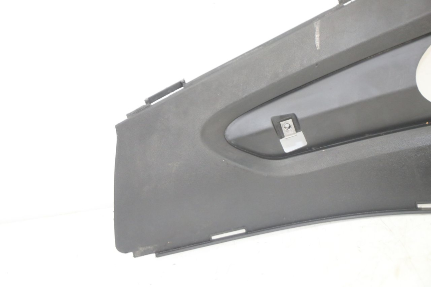 photo de TRITTBRETT VERKLEIDUNG MITTE LINKS GILERA RUNNER SP 50 (2006 - 2008)