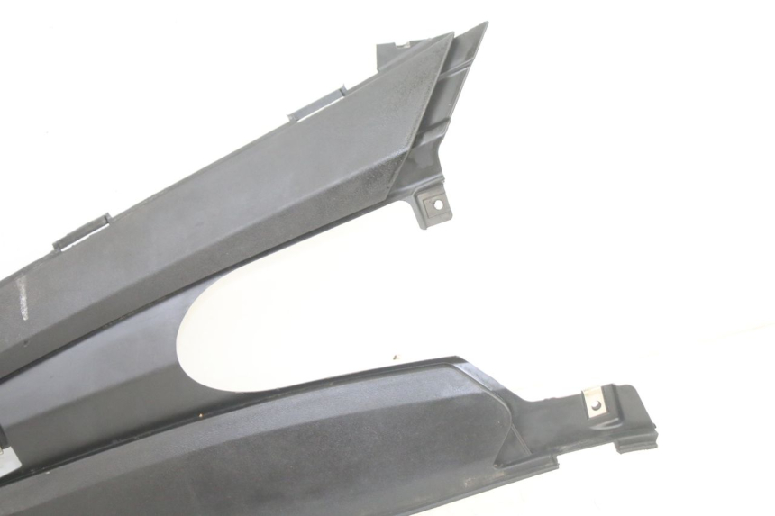 photo de TRITTBRETT VERKLEIDUNG MITTE LINKS GILERA RUNNER SP 50 (2006 - 2008)