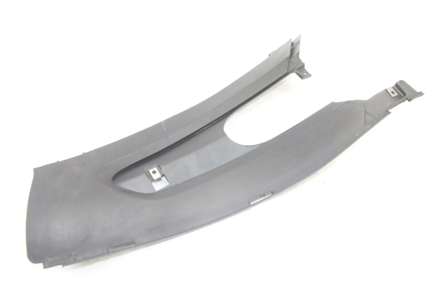 photo de TRITTBRETT VERKLEIDUNG MITTE LINKS GILERA RUNNER SP 50 (2006 - 2008)