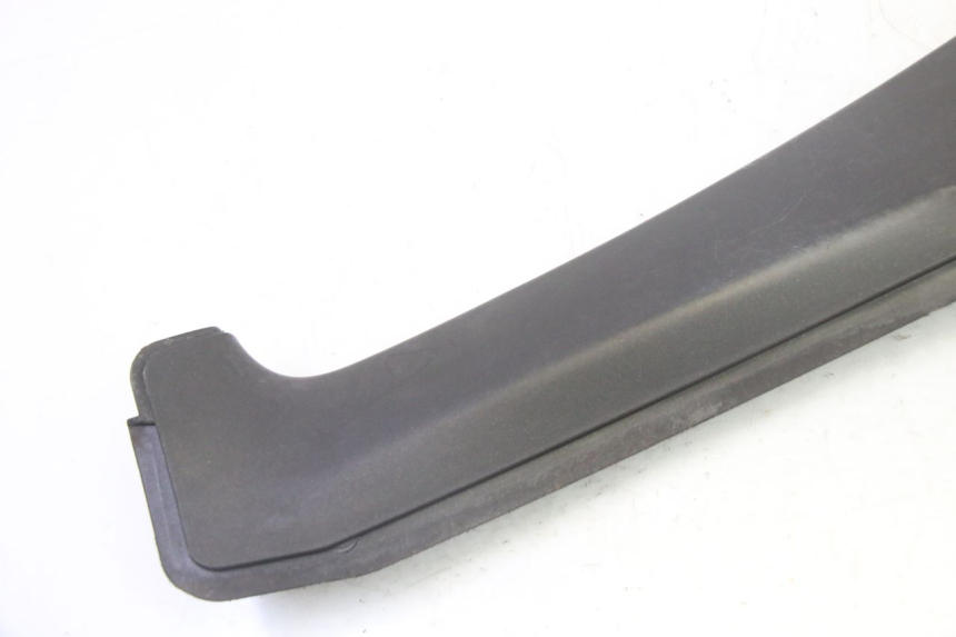 photo de TRITTBRETT VERKLEIDUNG MITTE LINKS APRILIA SR R 2T LC 50 (2018 - 2021)