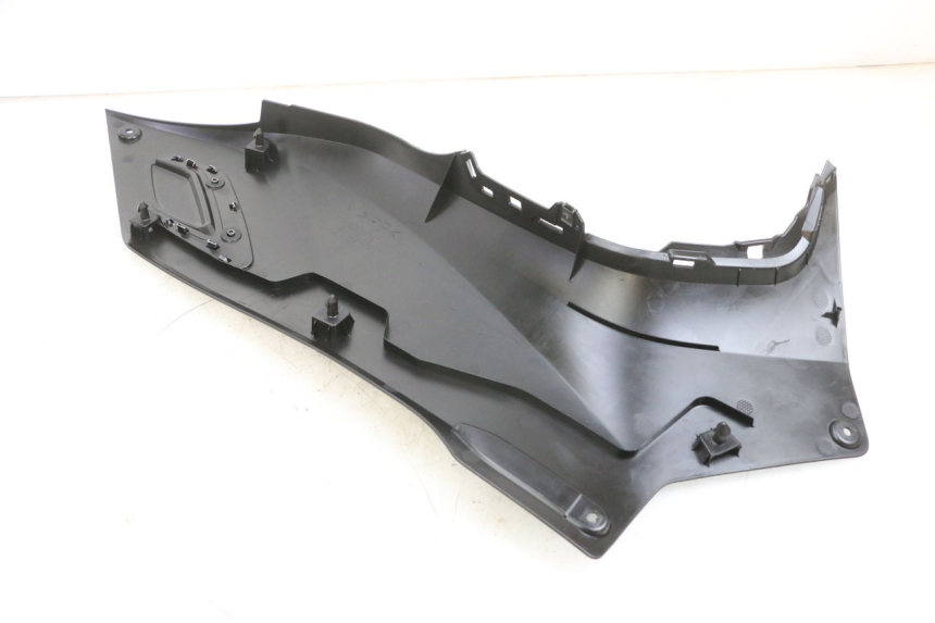 photo de TRITTBRETT VERKLEIDUNG MITTE LINKS YAMAHA TRICITY 300 (2020 - 2024) - Alternative Perspektive