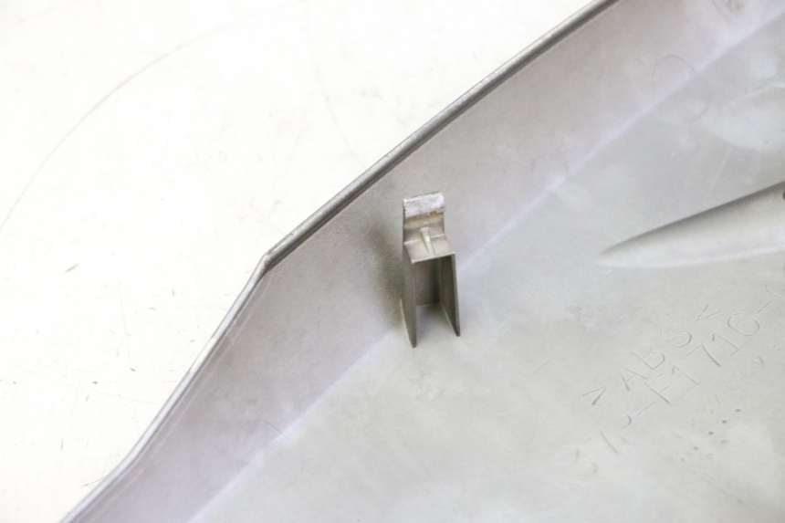 photo de TRITTBRETT VERKLEIDUNG MITTE LINKS YAMAHA X-MAX XMAX 125 (2010 - 2014)