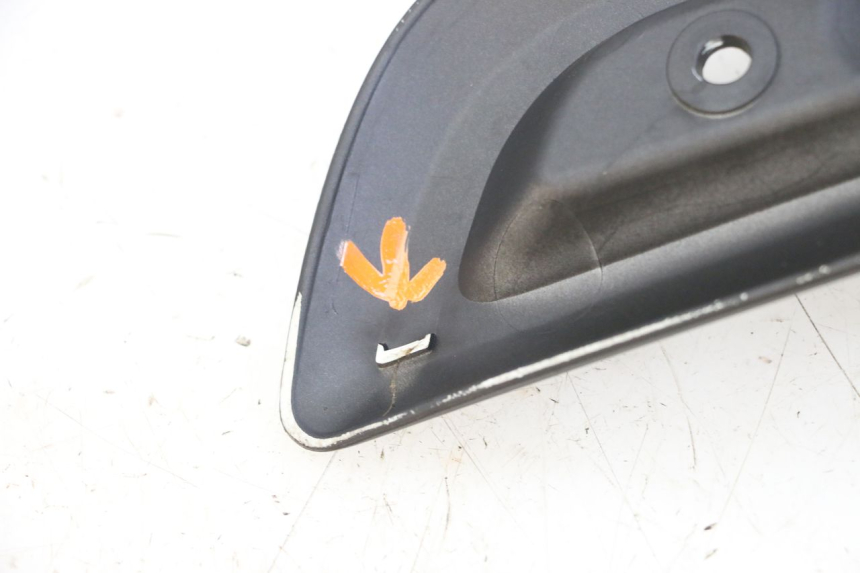 photo de TRITTBRETT VERKLEIDUNG MITTE LINKS YAMAHA X-MAX XMAX 125 (2010 - 2014)
