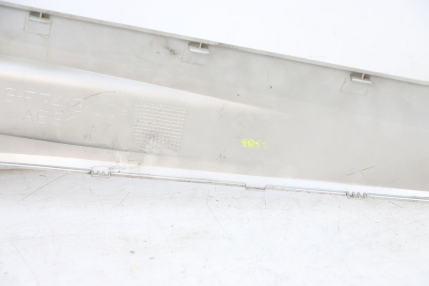 photo de LINKER FUßRASTENVERBINDUNG YAMAHA XMAX X-MAX 125 (2006 - 2009) - Charakteristische Merkmale