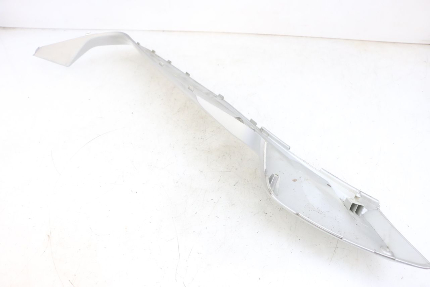 photo de LINKER FUßRASTENVERBINDUNG YAMAHA XMAX X-MAX 125 (2006 - 2009) - Technische Nahaufnahme