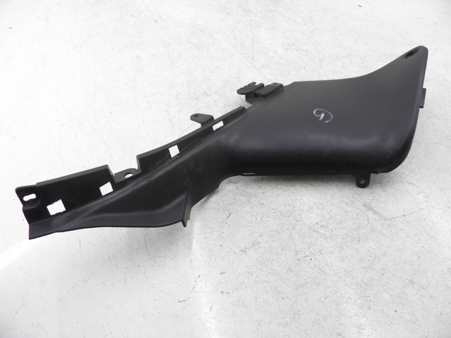 photo de TRITTBRETT VERKLEIDUNG MITTE LINKS YAMAHA XP T-MAX TMAX 500 (2004 - 2007)