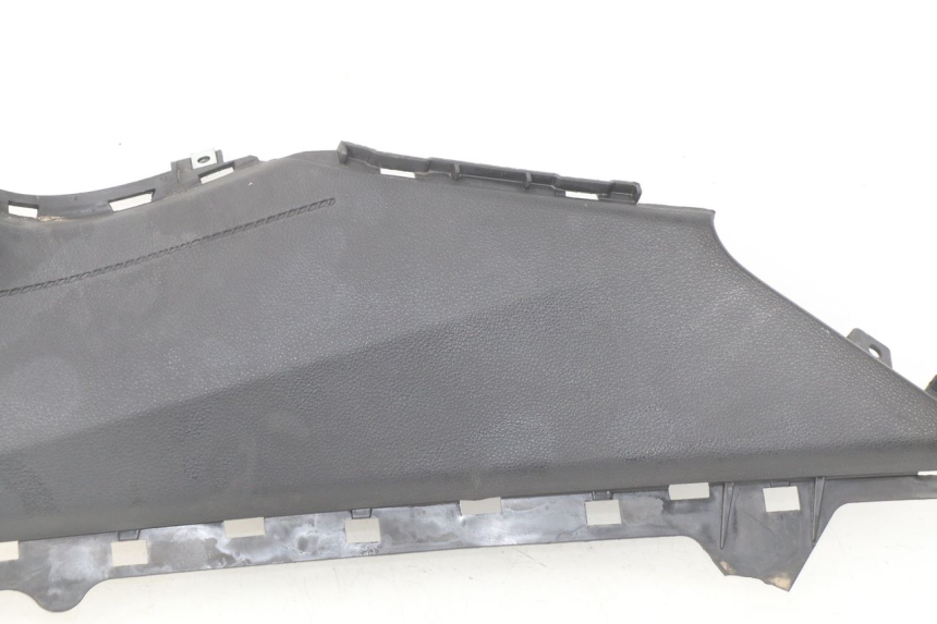 photo de TRITTBRETT VERKLEIDUNG MITTE LINKS YAMAHA YP T-MAX TMAX 530 (2017 - 2020)