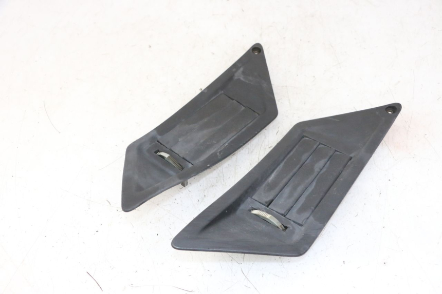 photo de TRITTBRETT VERKLEIDUNG MITTE GILERA NEXUS 300 (2008 - 2013)