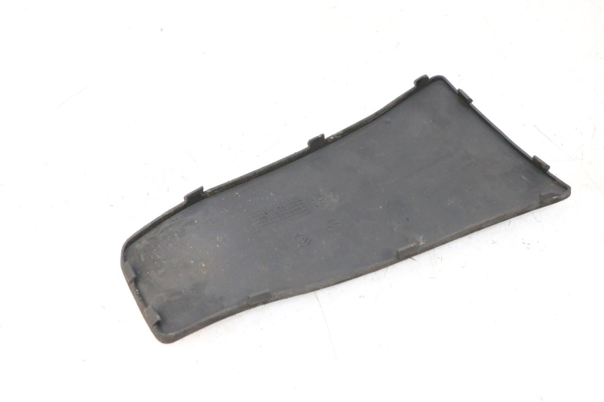 photo de TRITTBRETT VERKLEIDUNG MITTE PIAGGIO LXV 4T 50 (2009 - 2013)