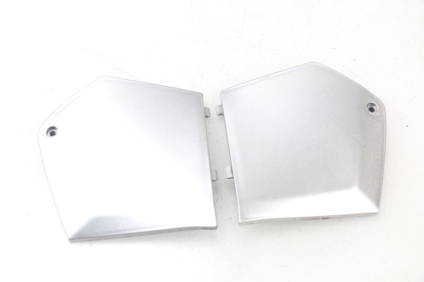 photo de TRITTBRETT VERKLEIDUNG MITTE PIAGGIO MP3 LT 300 (2010 - 2016)