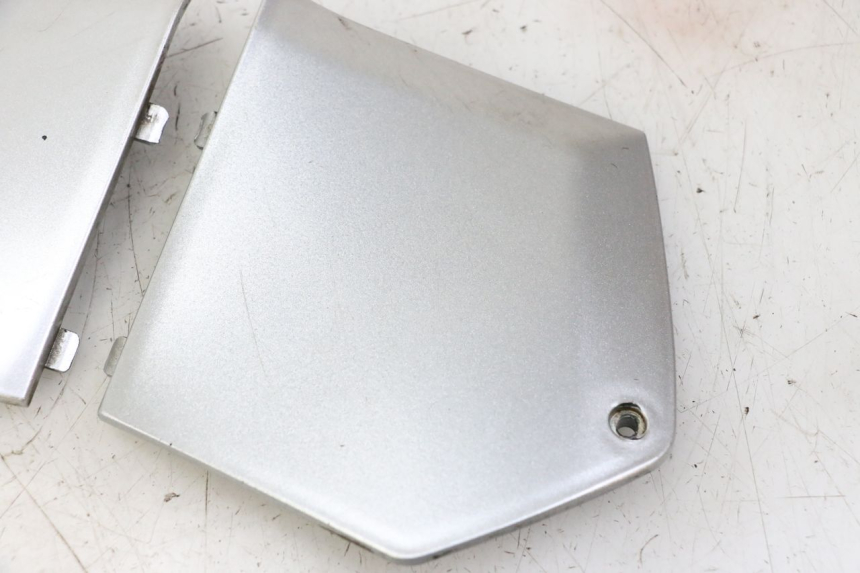 photo de TRITTBRETT VERKLEIDUNG MITTE PIAGGIO MP3 LT 300 (2010 - 2016)