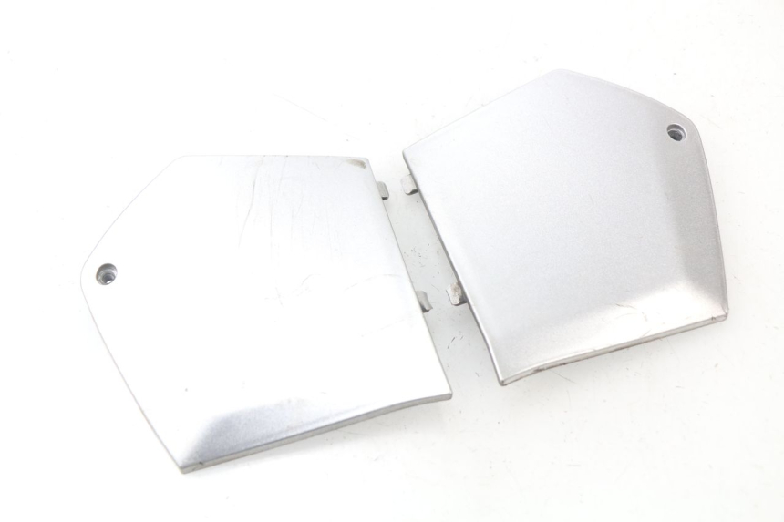 photo de TRITTBRETT VERKLEIDUNG MITTE PIAGGIO MP3 125 (2006 - 2014)