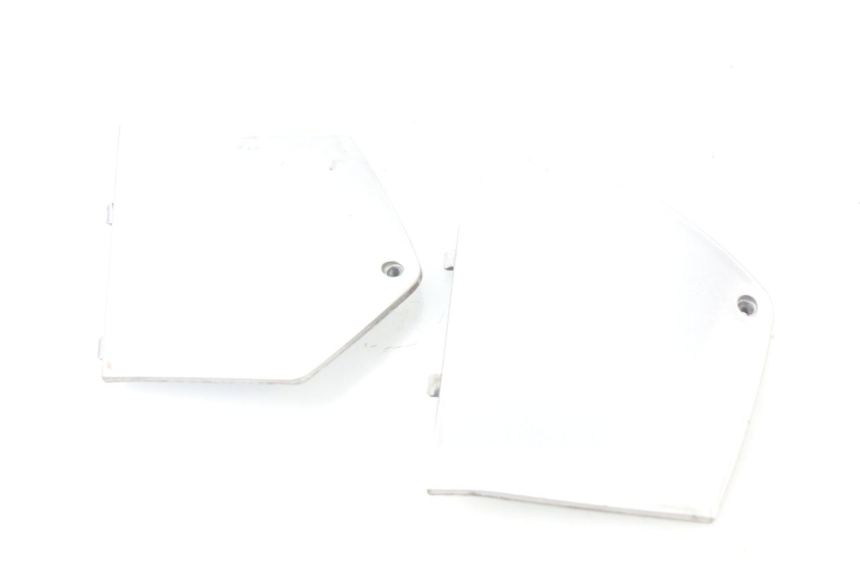 photo de TRITTBRETT VERKLEIDUNG MITTE PIAGGIO MP3 125 (2006 - 2014)