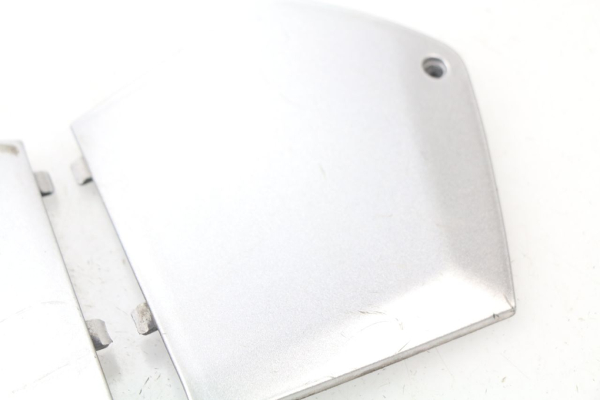 photo de TRITTBRETT VERKLEIDUNG MITTE PIAGGIO MP3 125 (2006 - 2014)