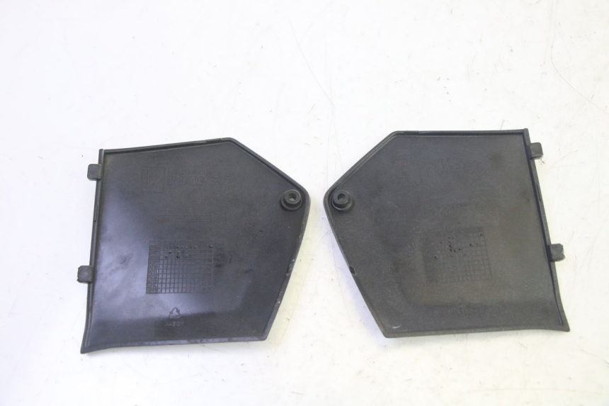 photo de TRITTBRETT VERKLEIDUNG MITTE PIAGGIO MP3 125 (2006 - 2014) - Zoom auf Gebrauchszustand