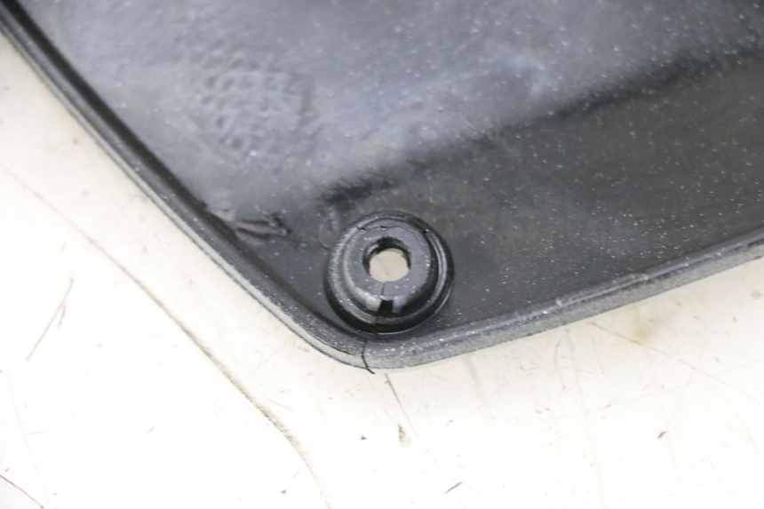 photo de FUSSRAUMVERBINDUNG PIAGGIO MP3 RL 250 (2007 - 2010) - Zoom auf Gebrauchszustand