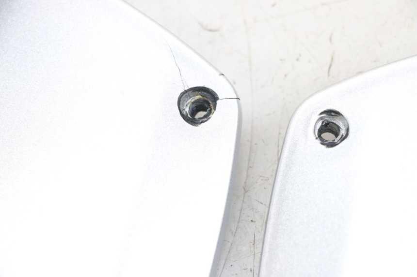 photo de FUSSRAUMVERBINDUNG PIAGGIO MP3 RL 250 (2007 - 2010) - Gesamtansicht des Produkts