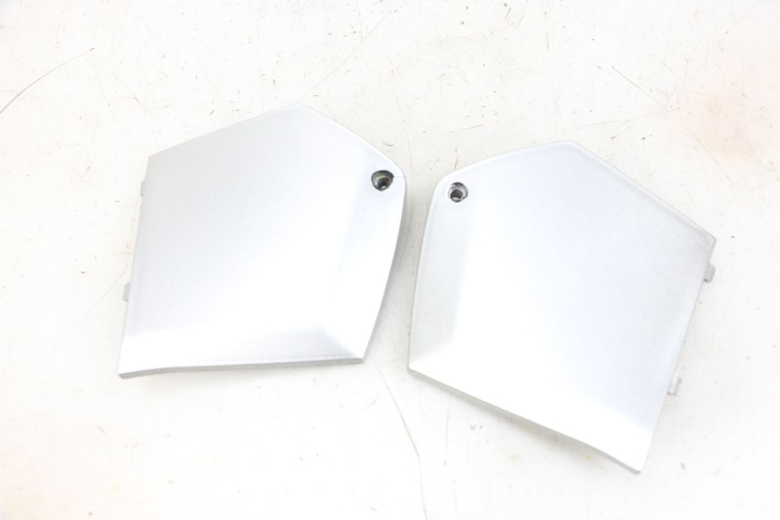 photo de FUSSRAUMVERBINDUNG PIAGGIO MP3 RL 250 (2007 - 2010) - Details der Befestigungspunkte