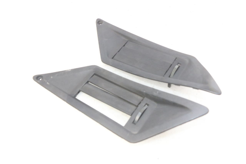 photo de TRITTBRETT VERKLEIDUNG MITTE GILERA NEXUS 125 (2009 - 2013)