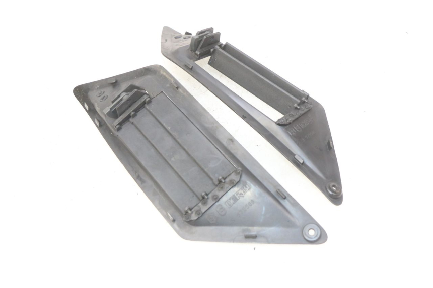 photo de TRITTBRETT VERKLEIDUNG MITTE GILERA NEXUS 125 (2009 - 2013)